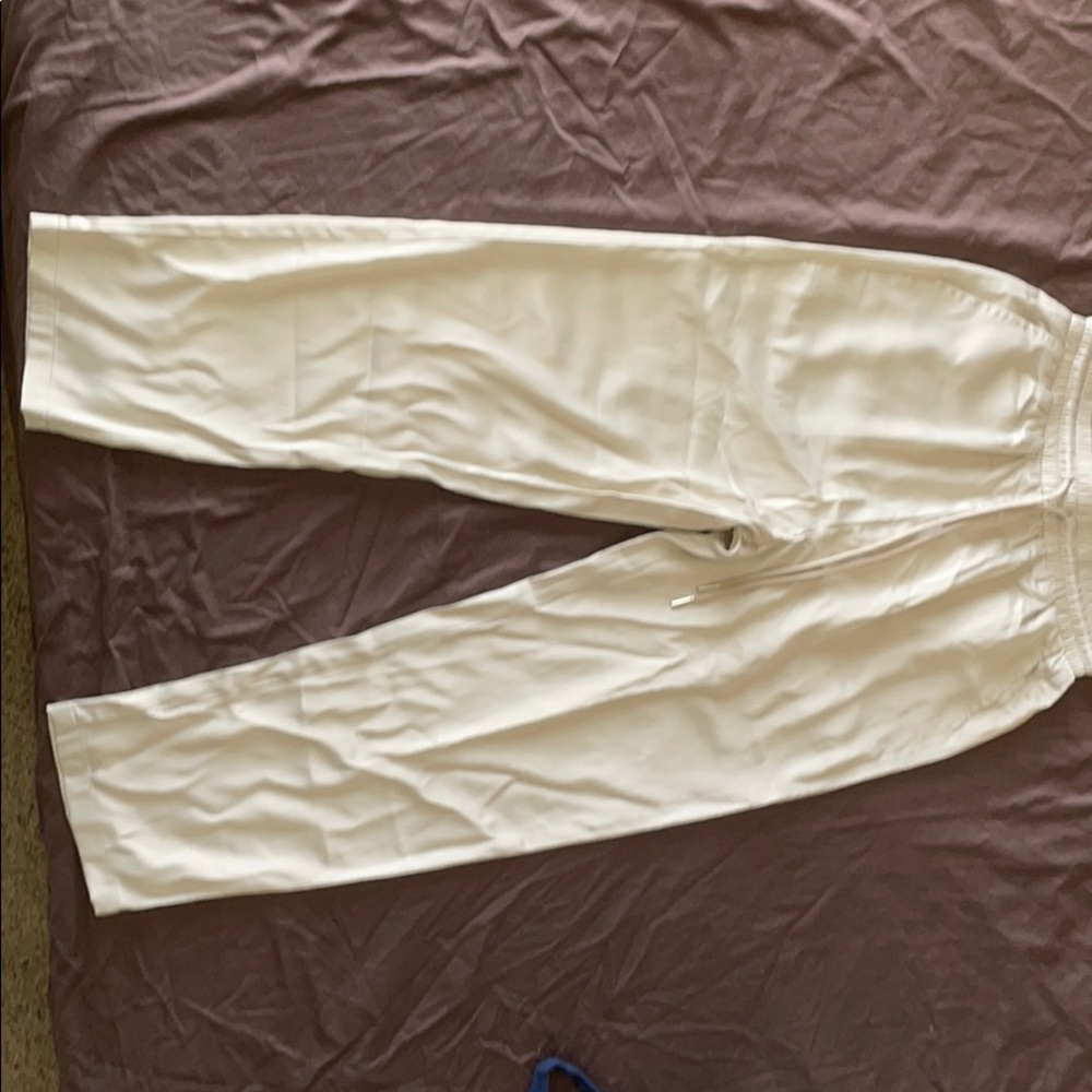 Beige cropped pants
